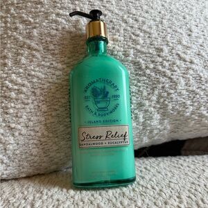 Bath & Bodywork’s Aromatherapy Sandalwood and Eucalyptus